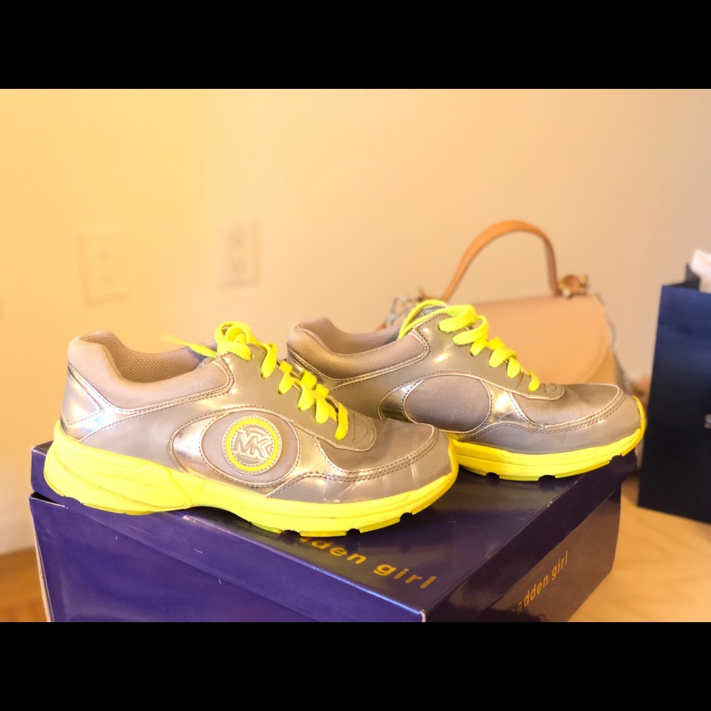 😻 Bright sport shoes Michael Kors. Athletes shoes